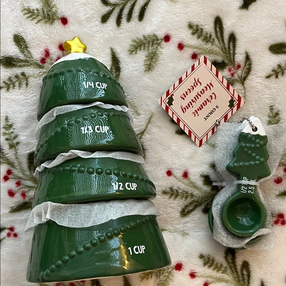 Target Bullseye Playground Christmas Tree Measuring Cups Set